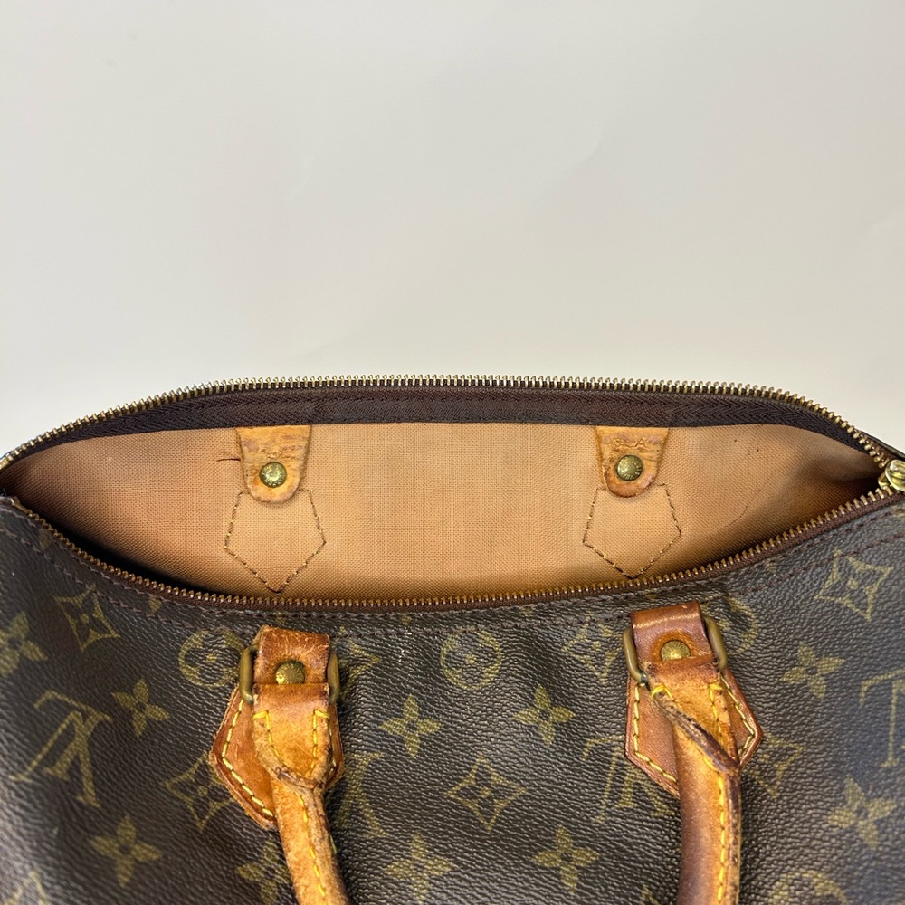 Louis Vuitton Monogram Speedy 30 - Picture 10 of 16